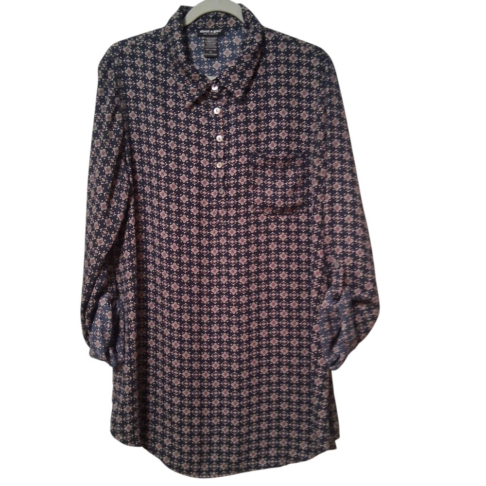 About A Girl Tunic Women's XL Navy & Violet Flower Print Roll Tab Sleeves